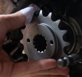 When to replace your motorbike front sprocket?